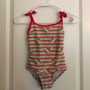 Girls swimsuit 🏊‍♀️ 👙💗